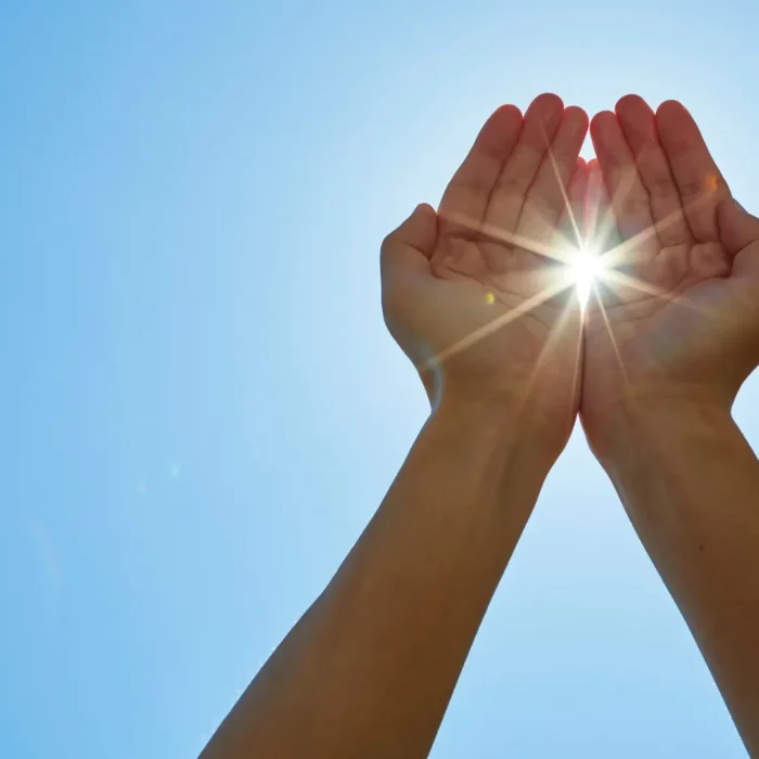 Päikesevitamiin D mis paistab läbi peopesa